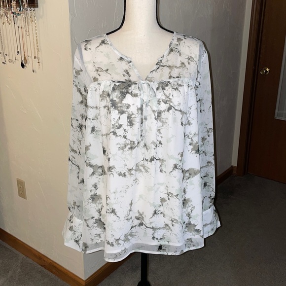 🤍💚 Apt. 9 - NWT - Marble Print Sheer & Lined Blouse - Size: XL - Picture 2 of 12
